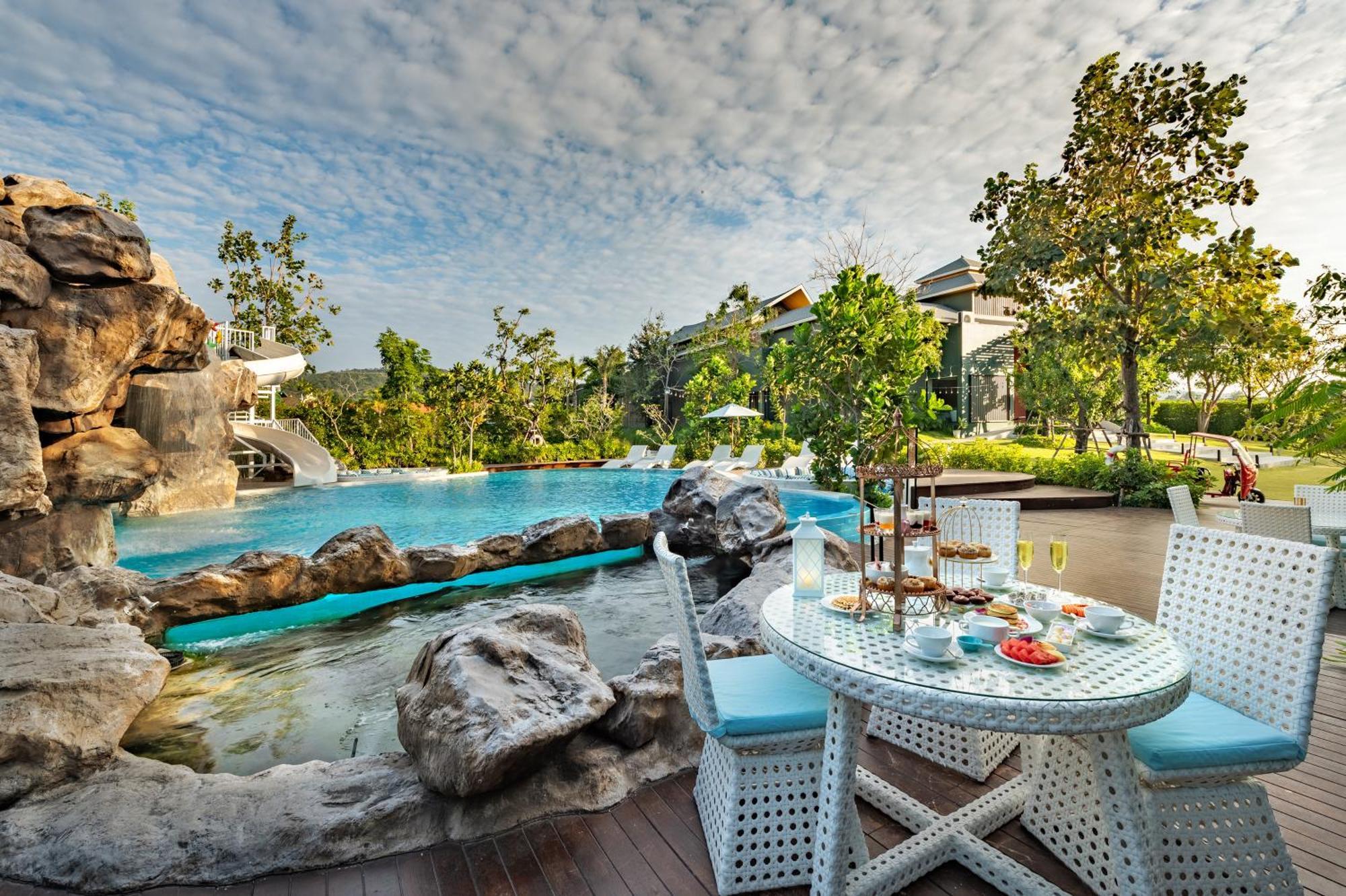 Phukalini Luxury Pool Villa & Onsen HHQ Exteriör bild