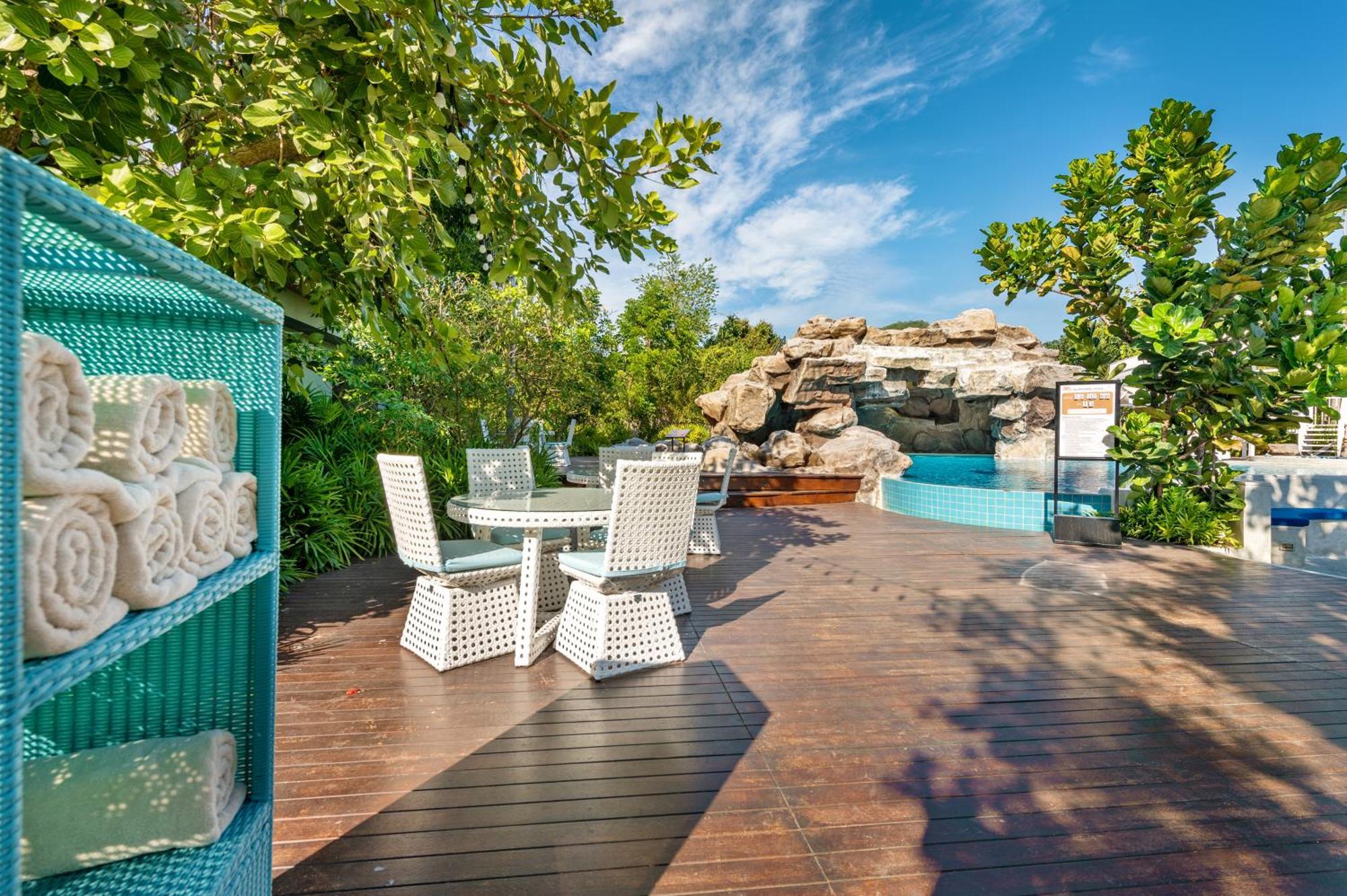 Phukalini Luxury Pool Villa & Onsen HHQ Exteriör bild
