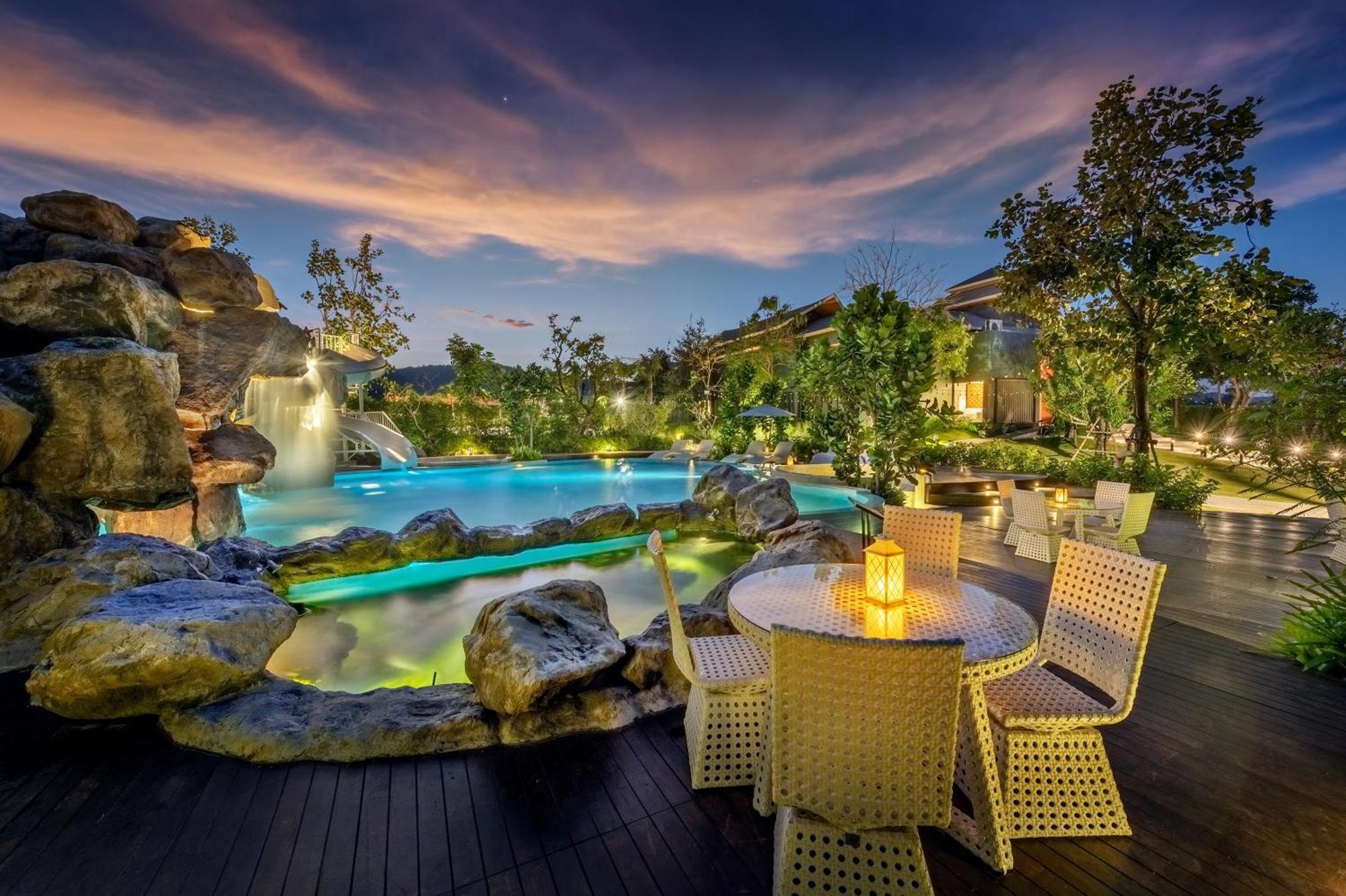 Phukalini Luxury Pool Villa & Onsen HHQ Exteriör bild